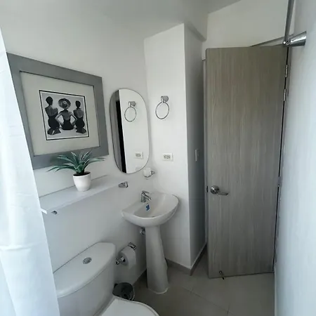 Disfruta Cerca Al Mar: Piso 8 Con Dos Apartamento