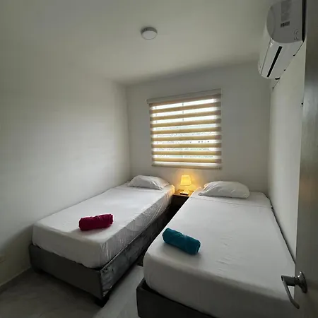 Disfruta Cerca Al Mar: Piso 8 Con Dos Apartamento *