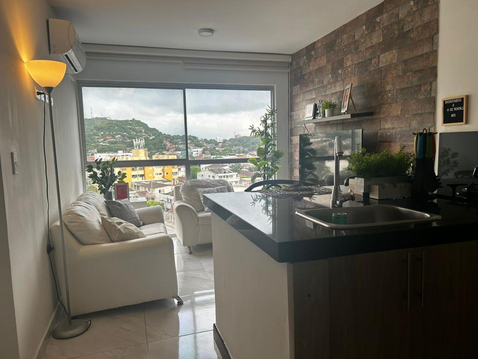 Disfruta Cerca Al Mar: Piso 8 Con Dos Apartamento