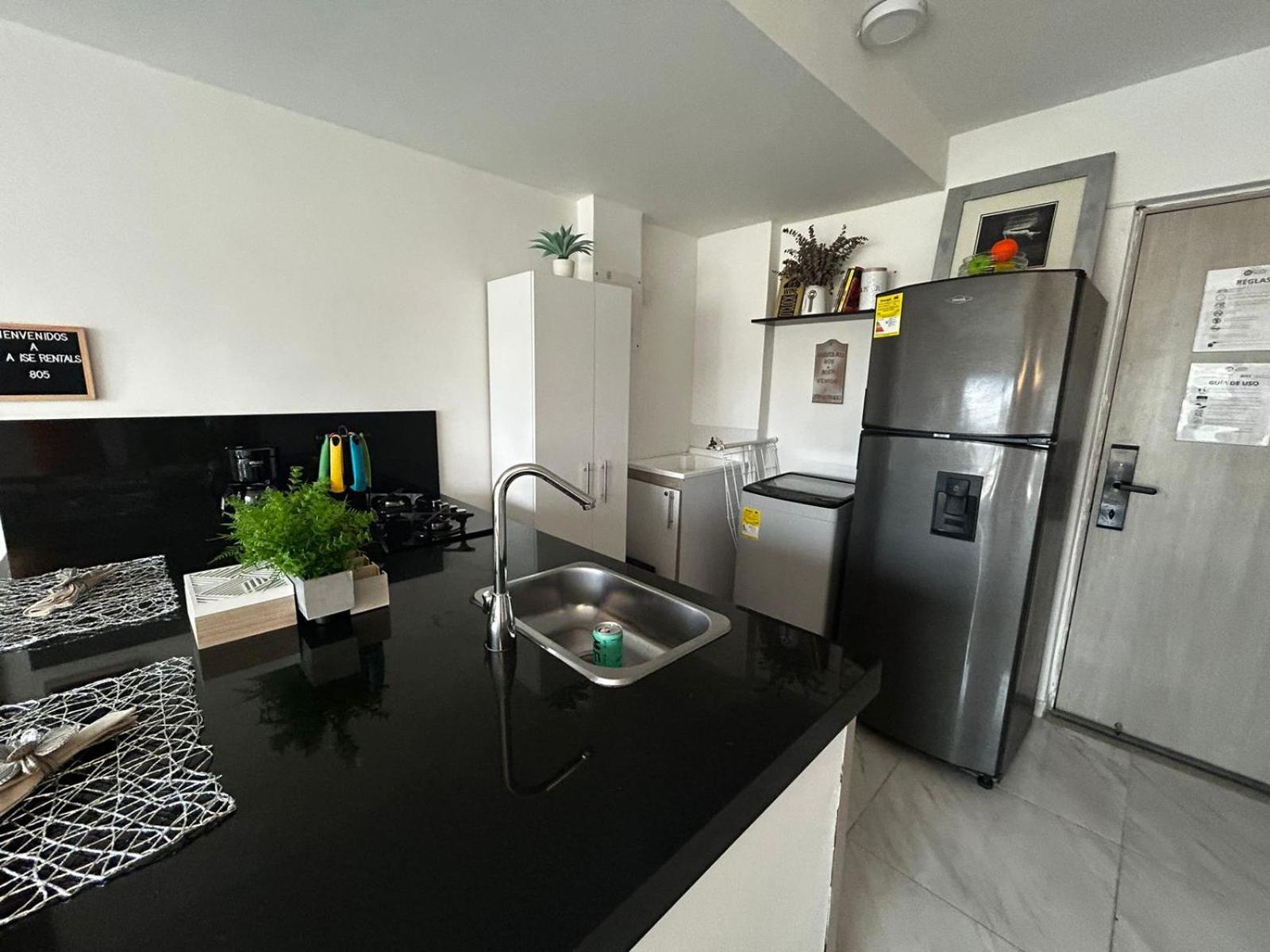 Disfruta Cerca Al Mar: Piso 8 Con Dos Apartamento Cartagena