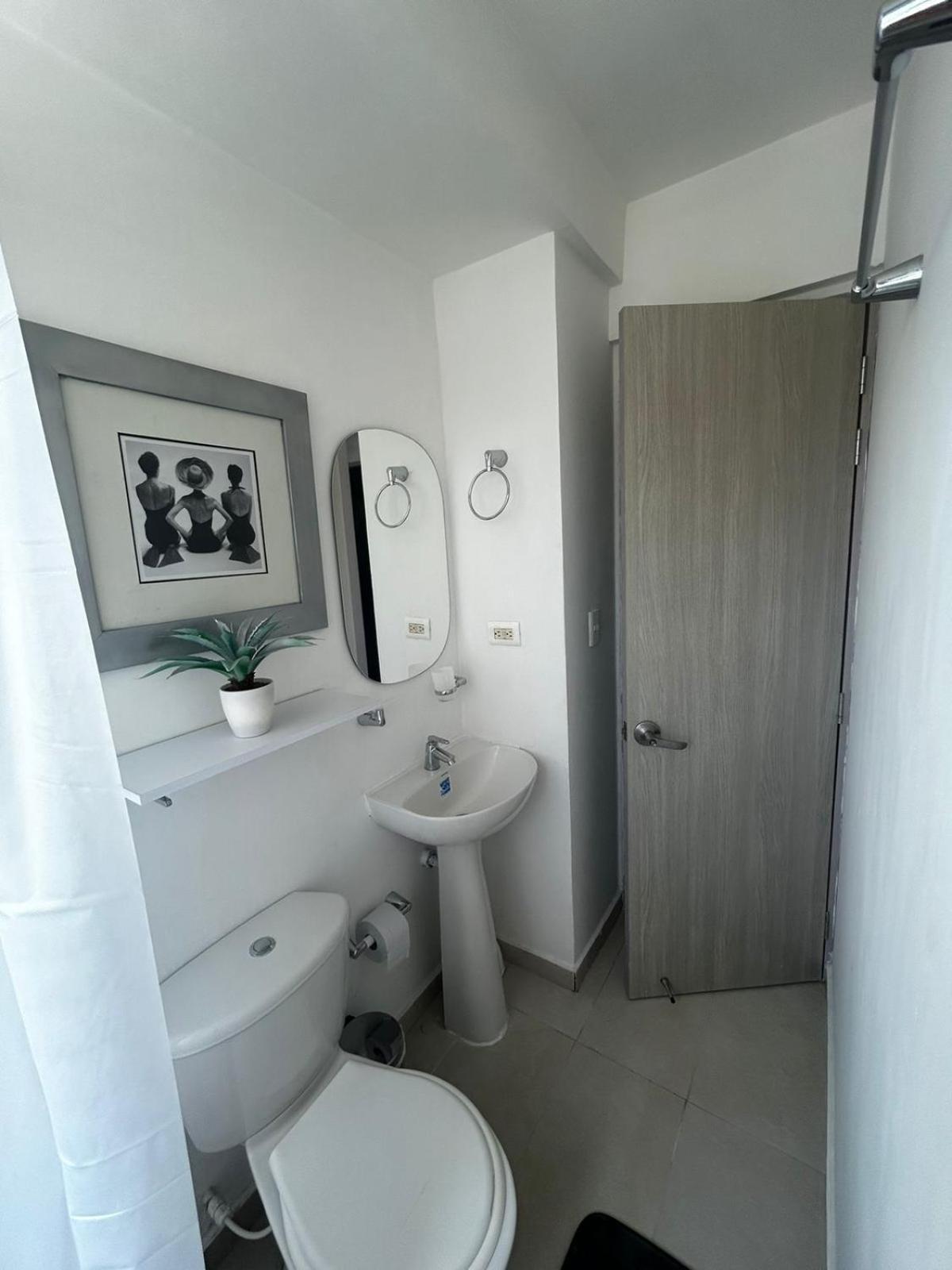 Disfruta Cerca Al Mar: Piso 8 Con Dos Apartamento