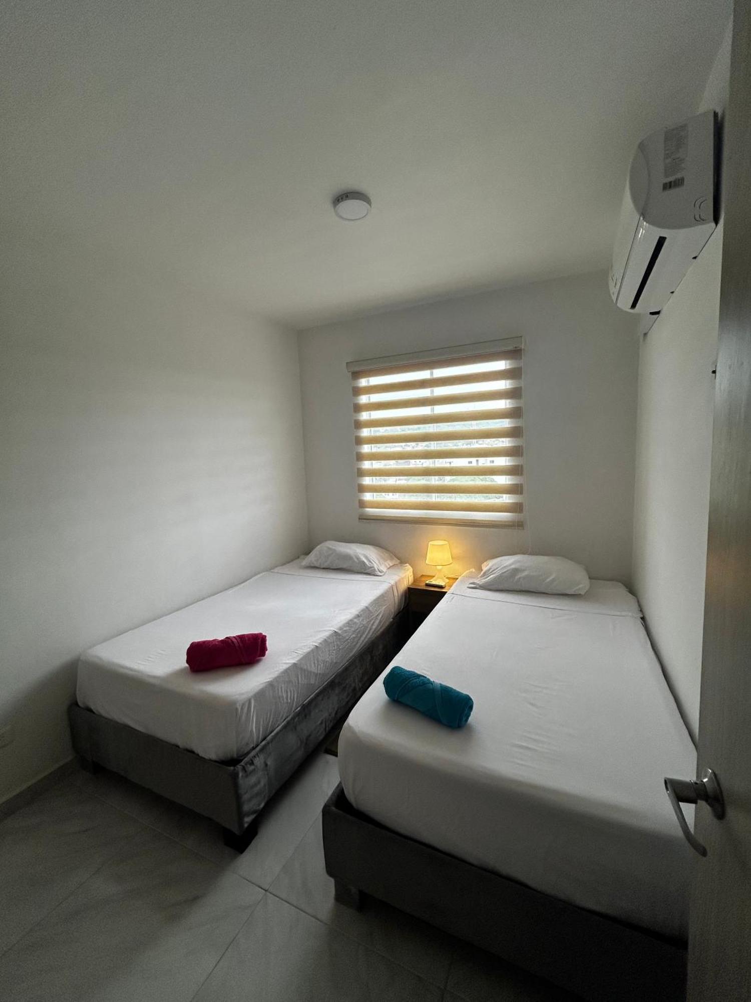 Disfruta Cerca Al Mar: Piso 8 Con Dos Apartamento *